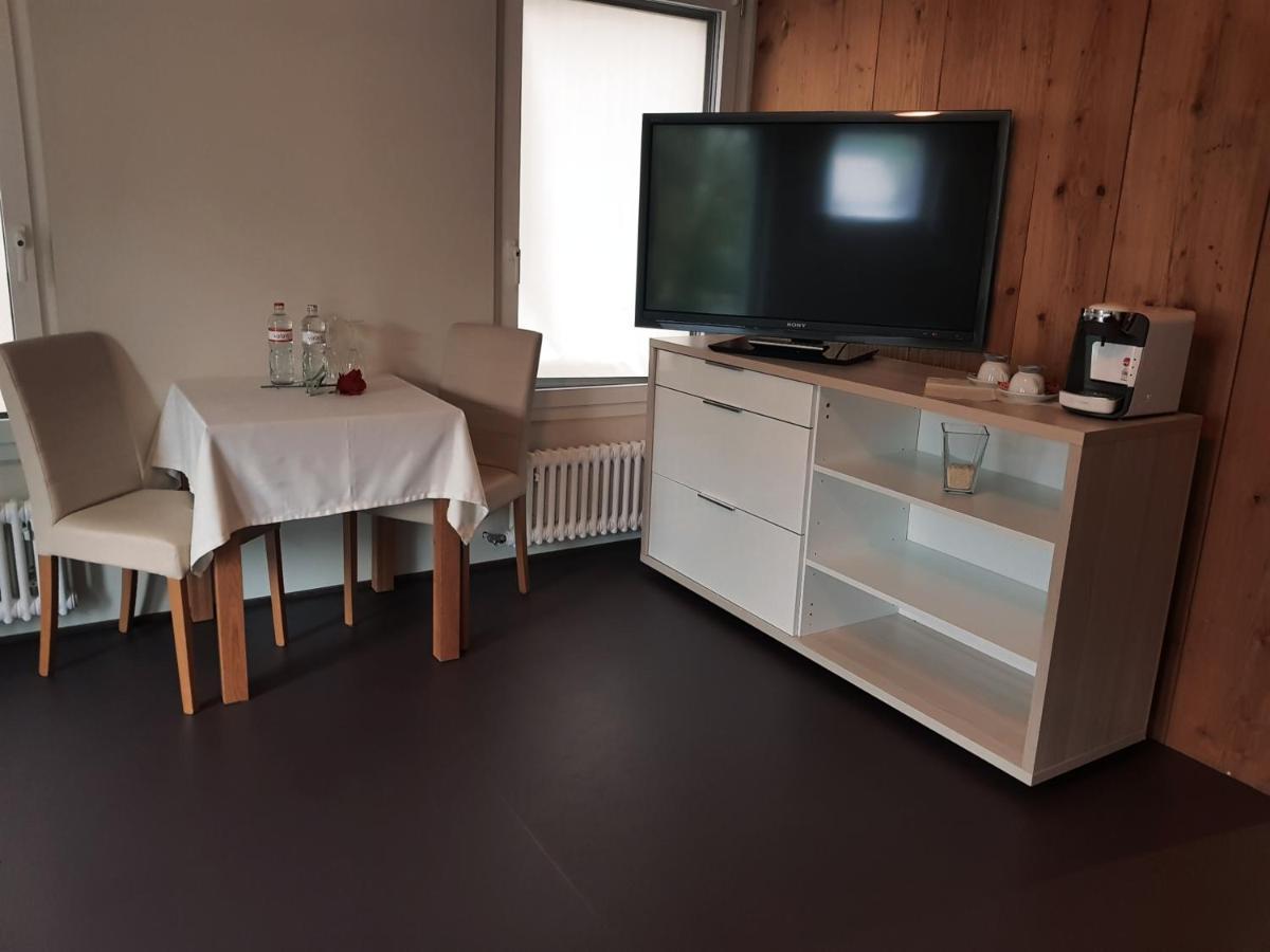 Zyba-Hotelzimmer-Vermietung Aesch Kanton Luzern エクステリア 写真